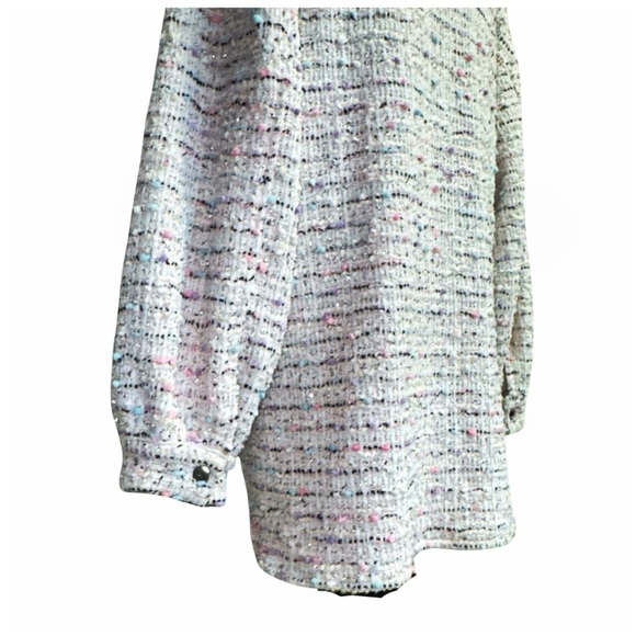 Olivaceous Women's Textured Button-Up Coat. Small - Picture 4 of 13